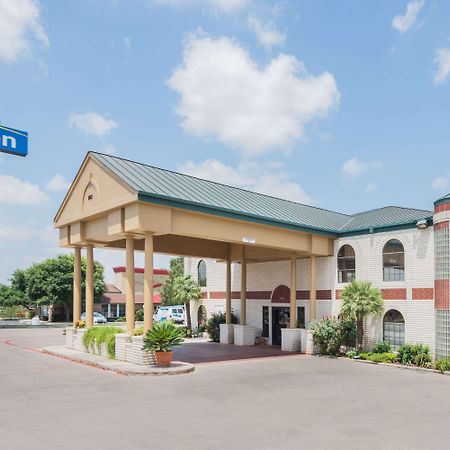 Days Inn By Wyndham New Braunfels Exterior foto